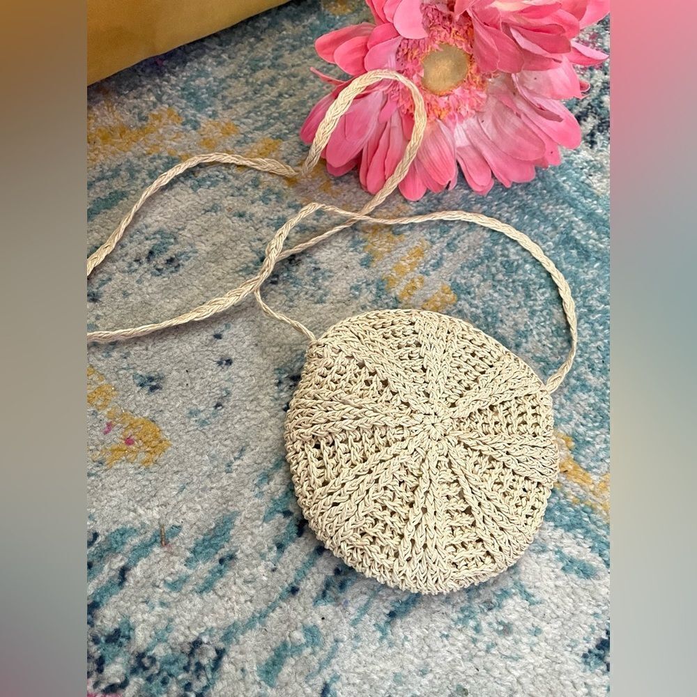 Round Straw Crossbody Handbag